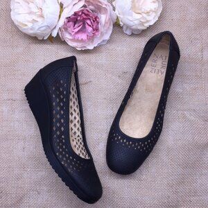 Naturalizer Black Wedges 5M